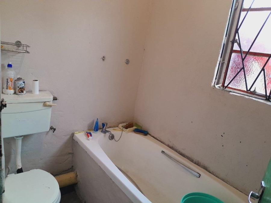 2 Bedroom Property for Sale in Harare Western Cape